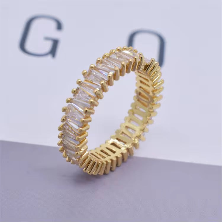 Eterna Luxurious Ring