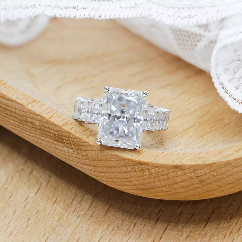 White Brilliance Ring