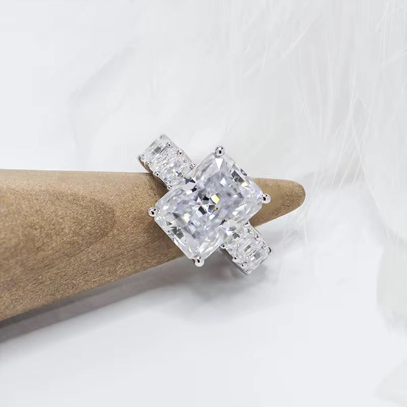 White Brilliance Ring