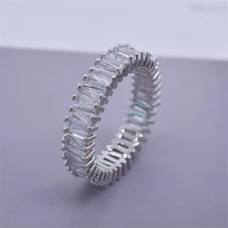 Eterna Luxurious Ring