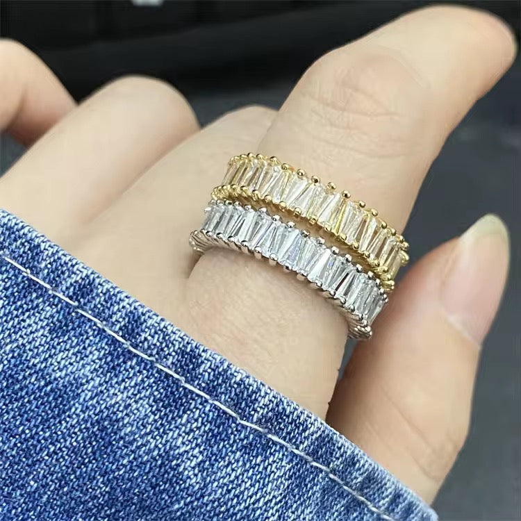 Eterna Luxurious Ring