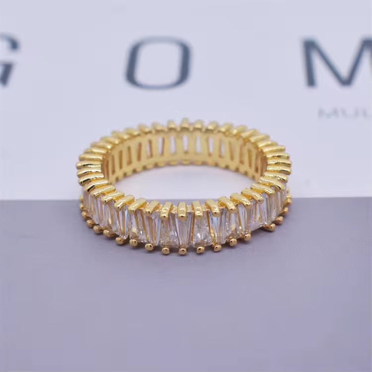 Eterna Luxurious Ring