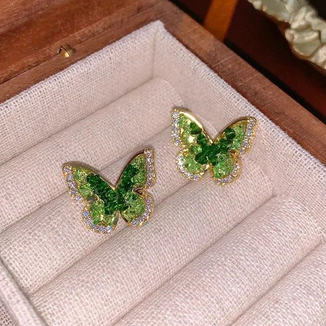 Western Korean Green Studs