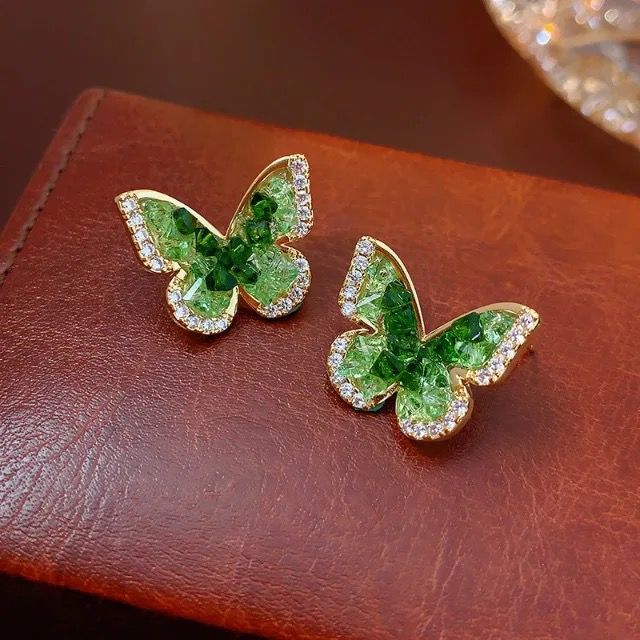 Western Korean Green Studs