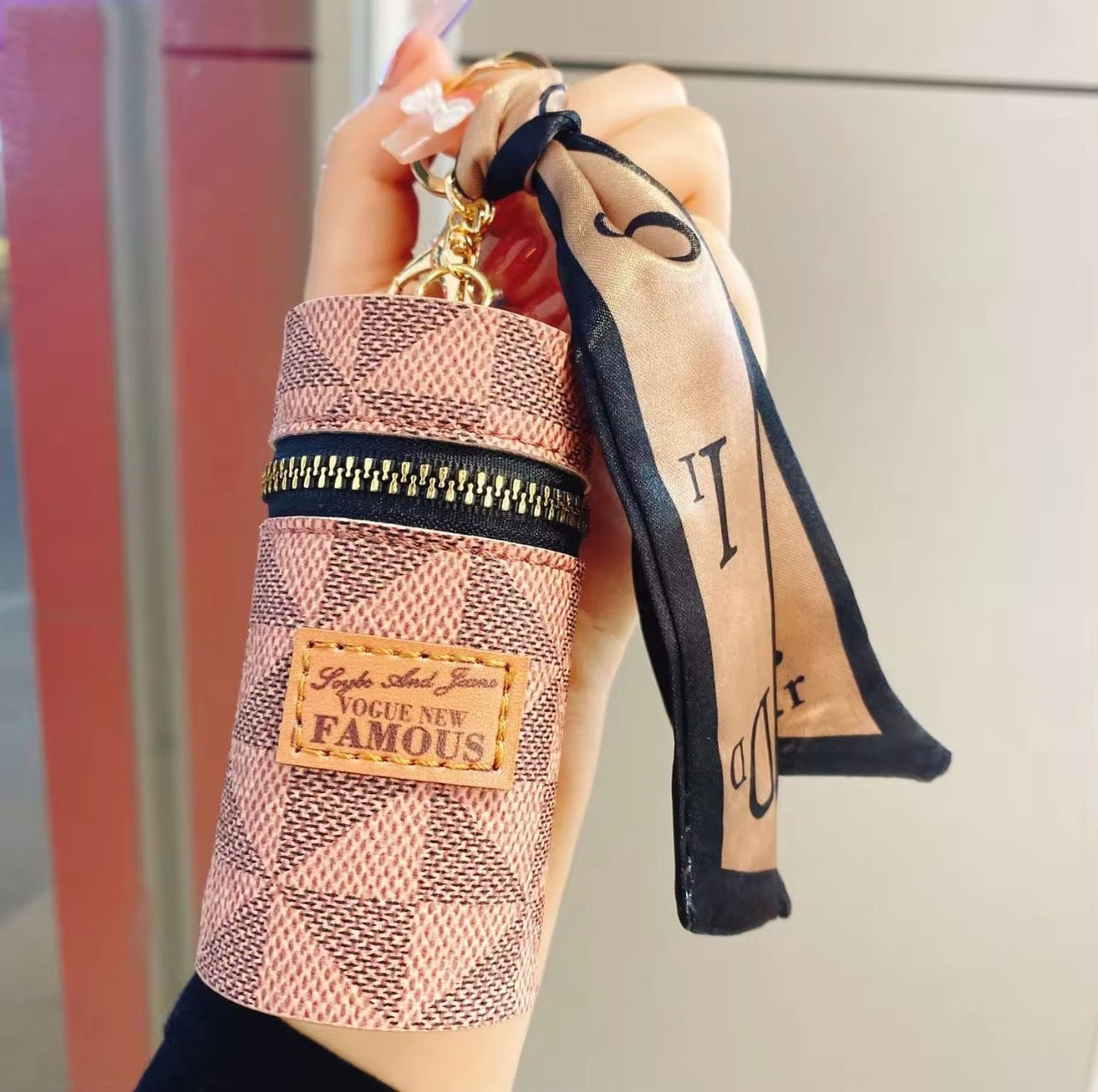 Compact Makeup Lipstick Keychain Organizer (Color May Vary)