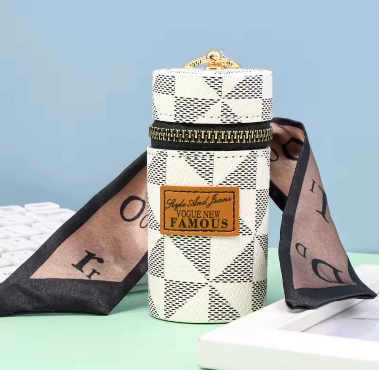 Compact Makeup Lipstick Keychain Organizer (Color May Vary)