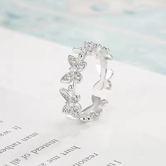 Luminé Charm Butterfly Ring