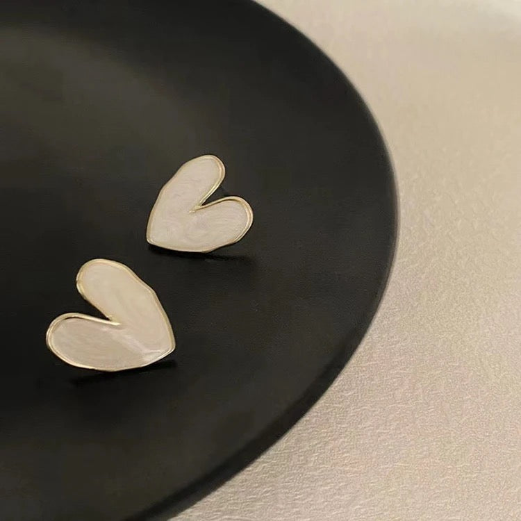 Feather-light Heart Earrings