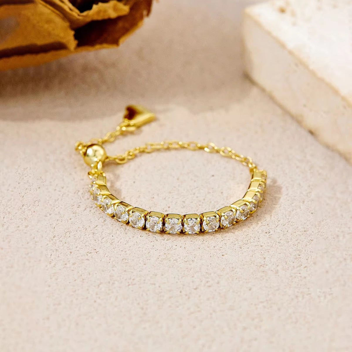 Mehr Adjustable Rhinestones Chain Ring