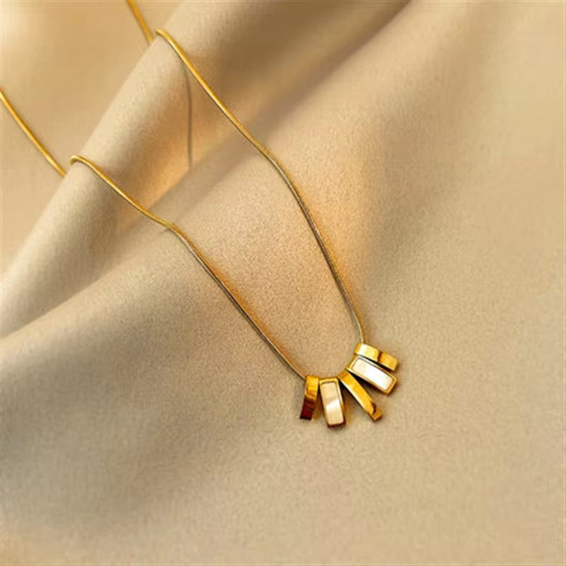 Dubai’s Golden Charm Pendant