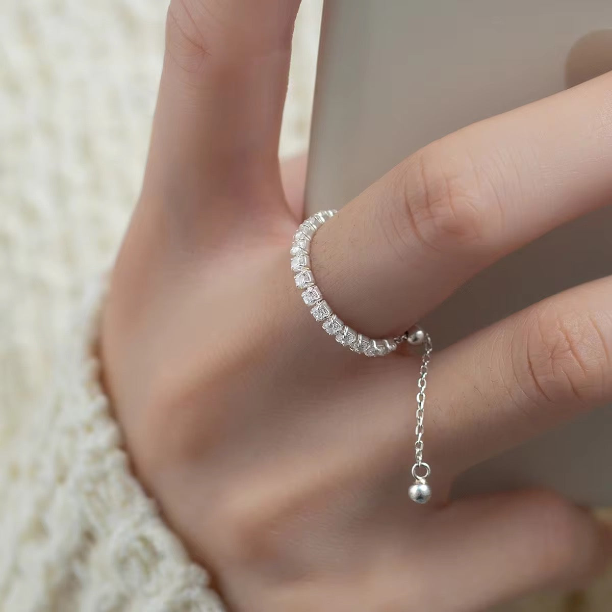 Mehr Adjustable Rhinestones Chain Ring