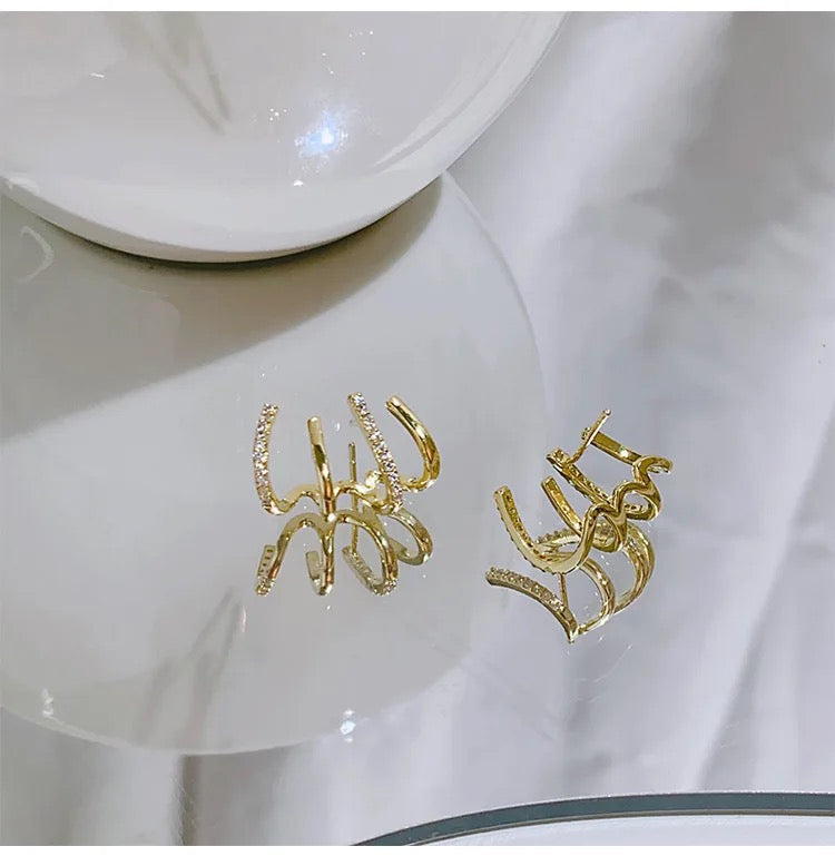 Statement Claw Earrings – 18K Gold Plated Copper