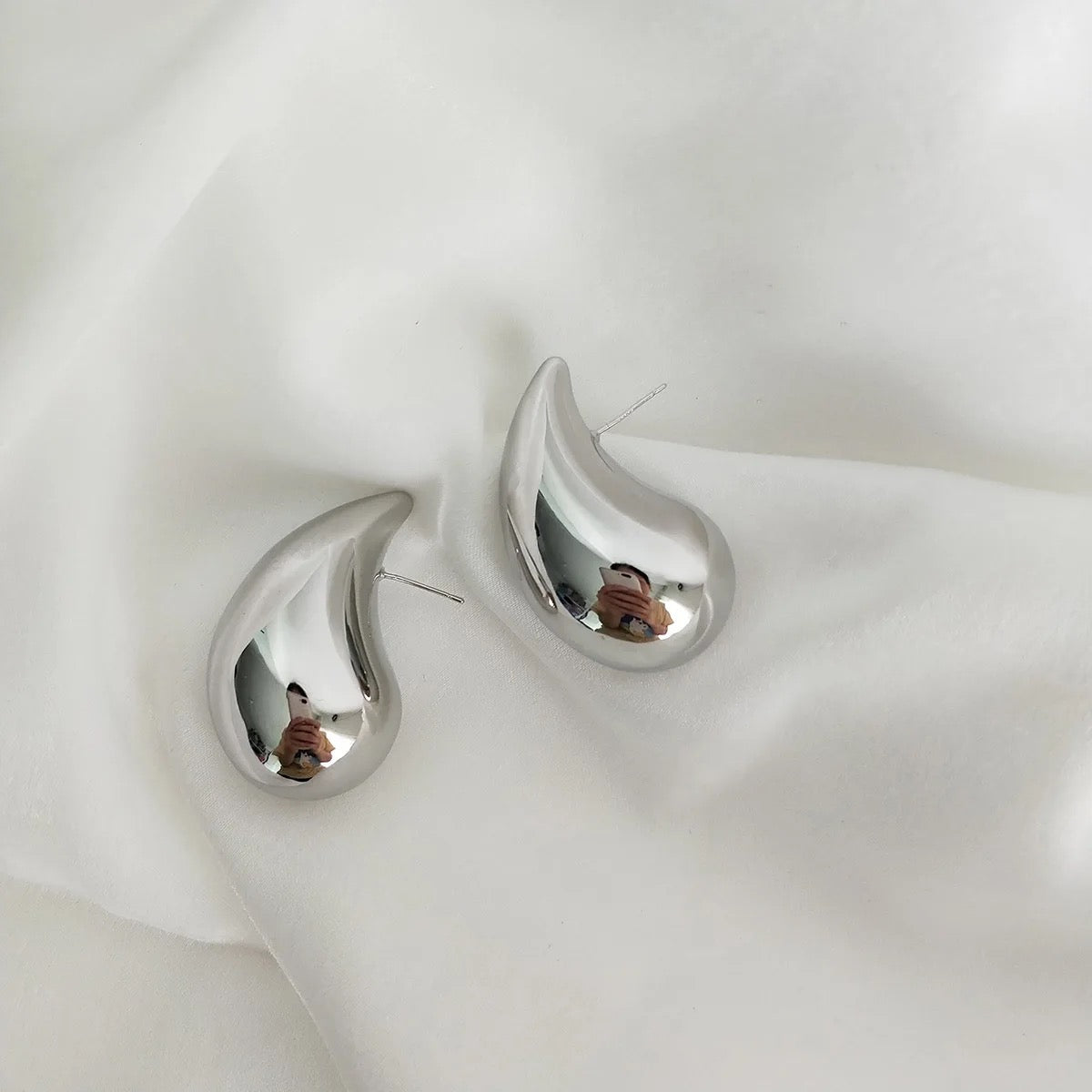 Hollywood Teardrop Earrings