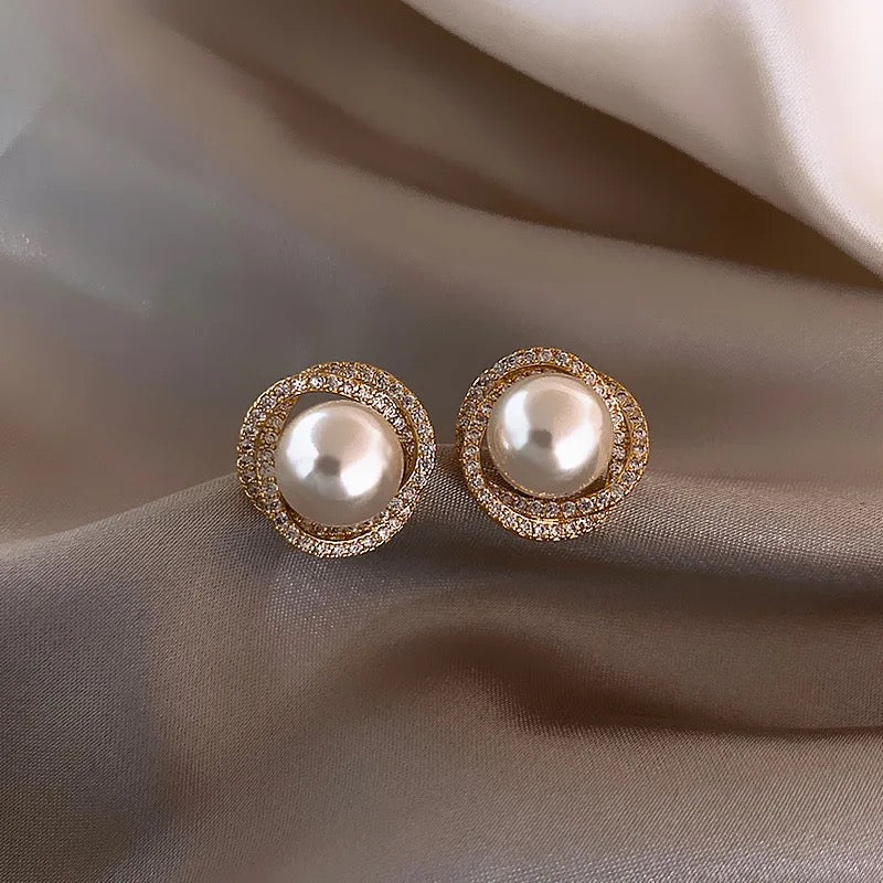 Royal Pearl Glow Earrings