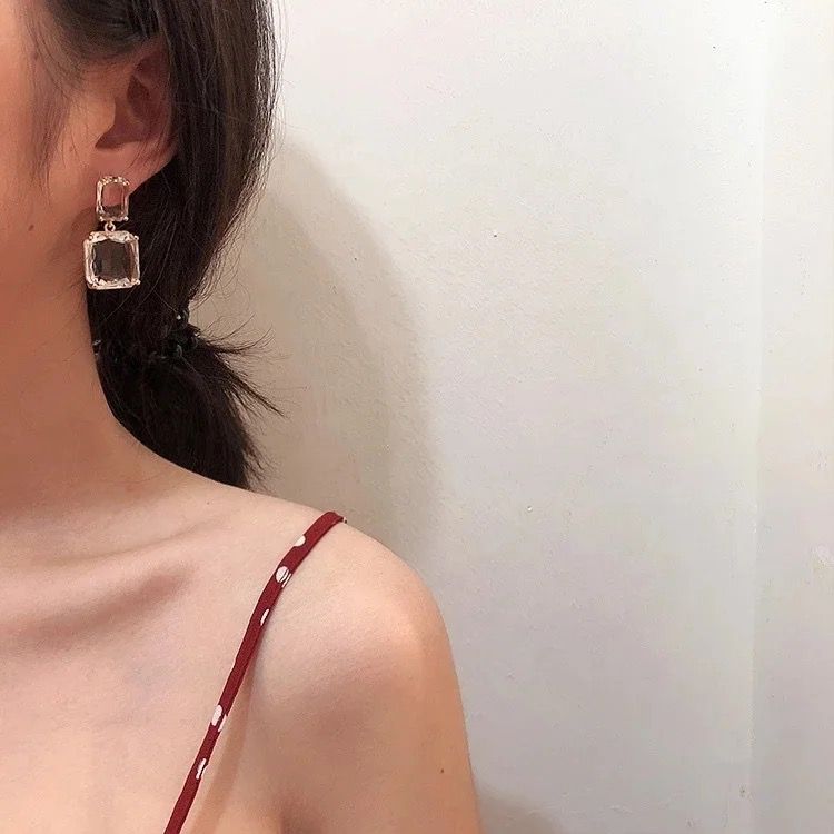 Korean Irregular Transparent Acrylic Earrings for Women Minority Design Light Luxury Exquisite Female Drop Earrings