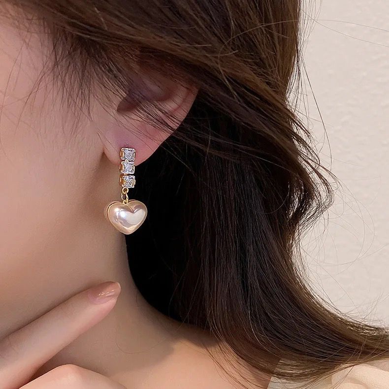 Korean Style Stone Decor Gold Needle Drop Heart Shape Earrings