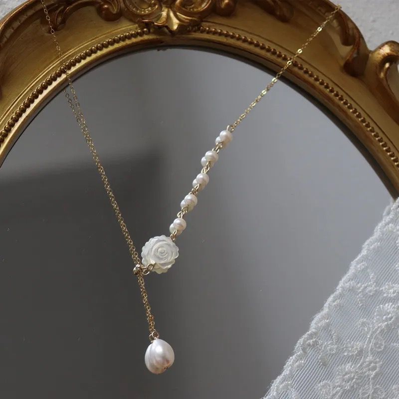 Beautiful Rose With White Pearl Chain Set Pearl