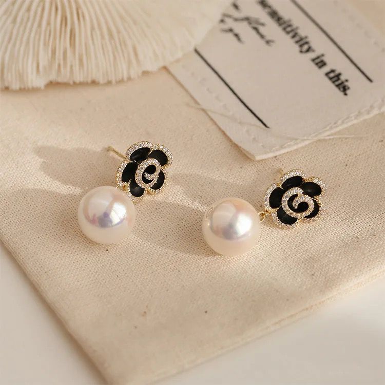 Stylish Pearl Earings Earrings for Women and Girls