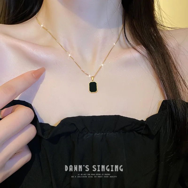 Stylish Metallic Western Black Pendant Necklace With Chain for Women Girls