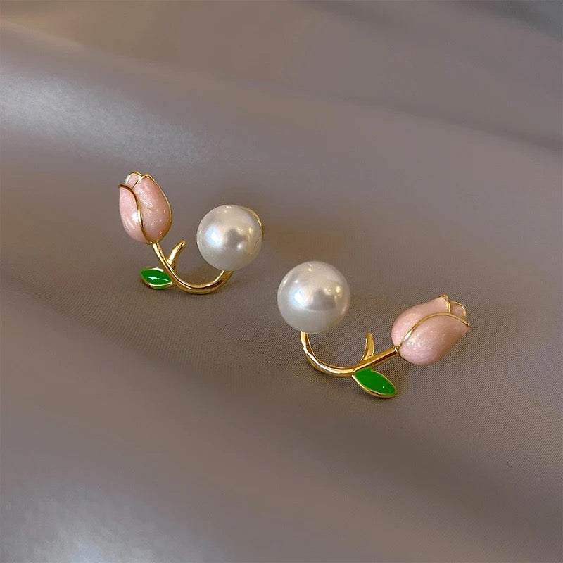 La Viè En Rose Studs